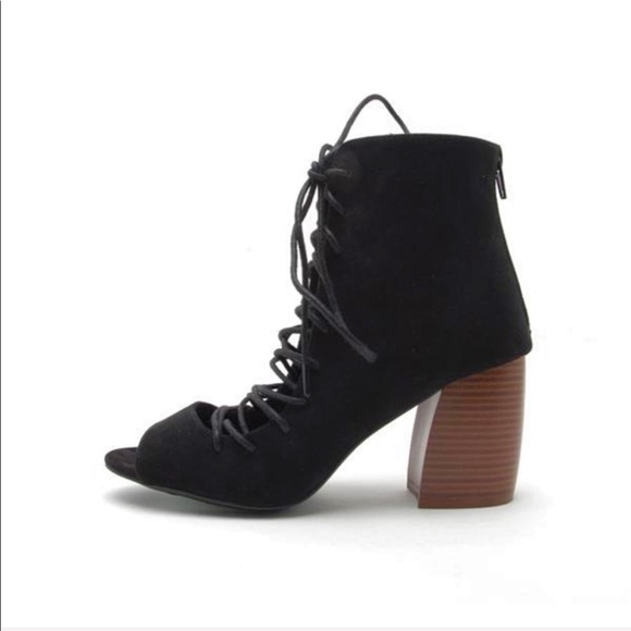 NEW Lola Lace Booties- in Black - Picture 3 of 8